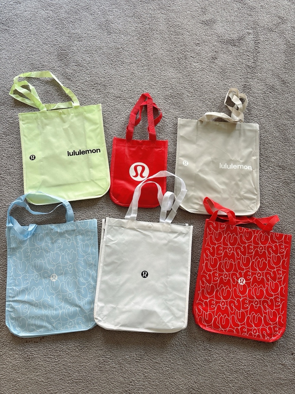 NWT!lululemon athletica Tote Set in Light Green, Red, Light Blue, White, Cream